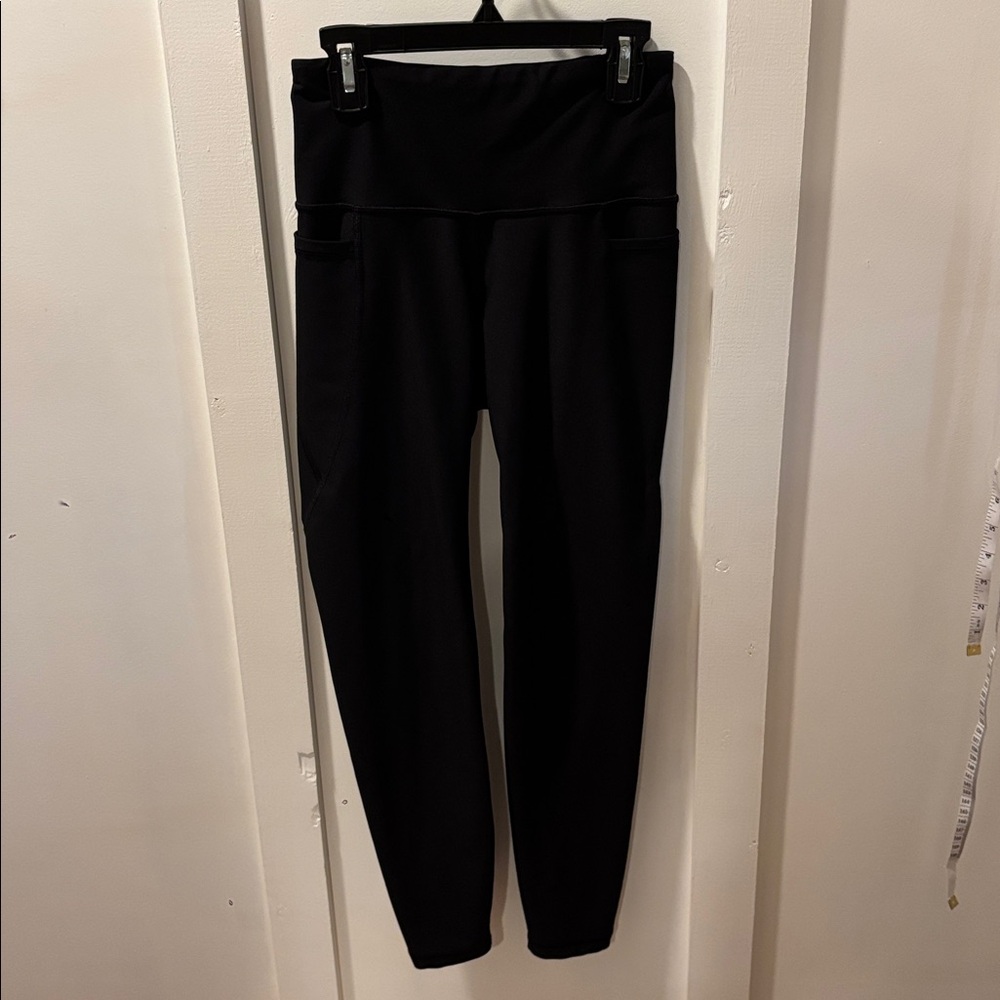 Small Old Navy Powersoft Black Leggings Leg Pockets All Plain Black Workout Gym